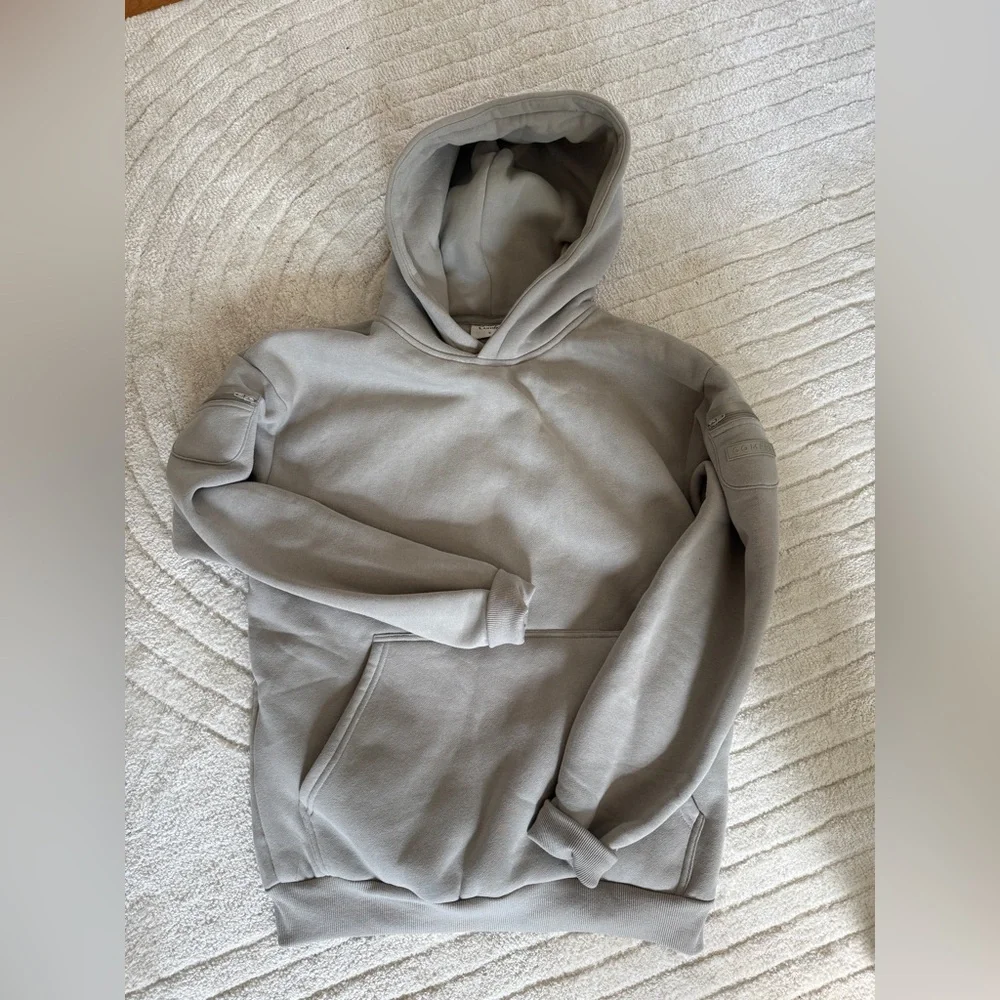 Comfrt Travel Hoodie in Stone - Picture 5 of 10